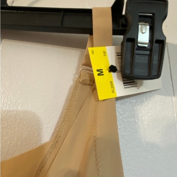 Maidenform Women's Body Shaper, Wear-your-own-bra Firm Control Shapewear NWT M - Picture 8 of 10